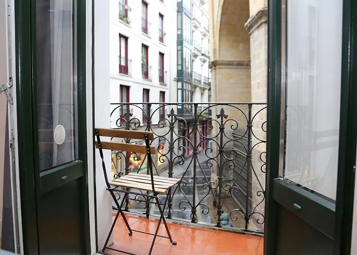 Piso Reformado Frente A La Catedral Daire