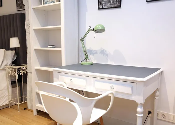 Piso Reformado Frente A La Catedral *