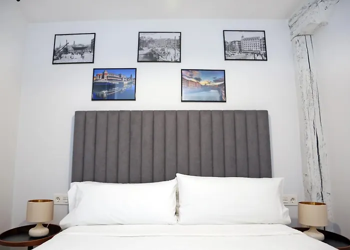 Piso Reformado Frente A La Catedral *